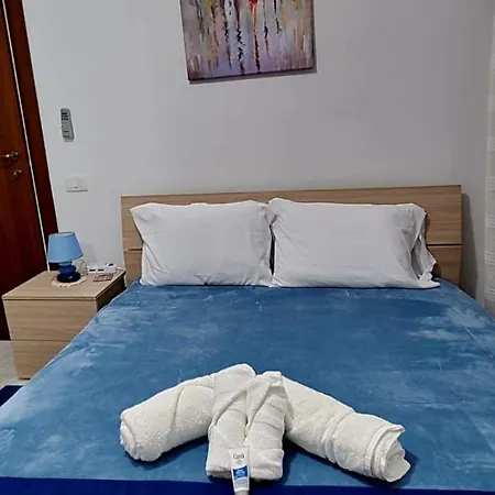 Beautiful Newer Beach Apartment Scalea