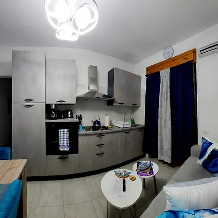Daire Beautiful Newer Beach Scalea