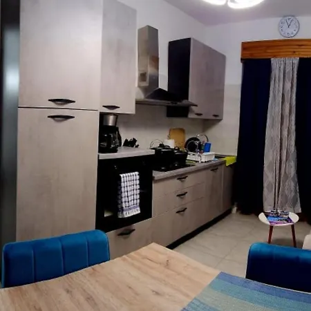 Daire Beautiful Newer Beach Scalea