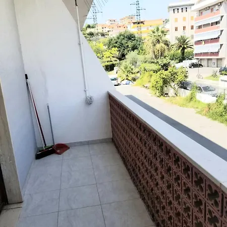 Daire Beautiful Newer Beach Scalea